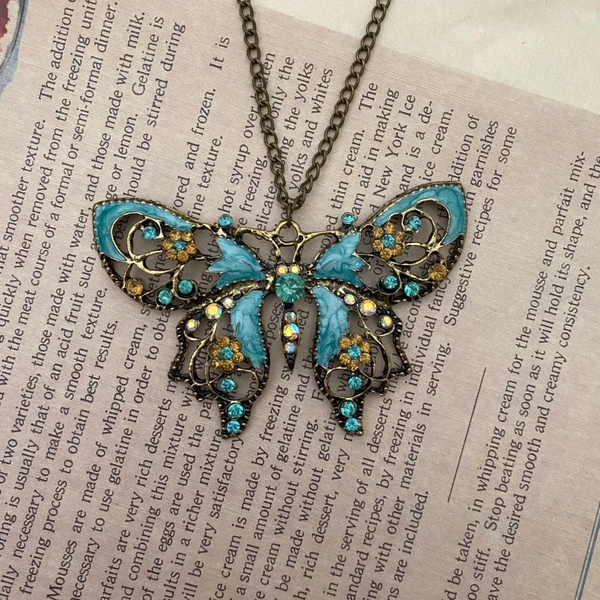 Cosplay retro butterfly pendan - Anime Cosplay Instagram ulasan dan harga
